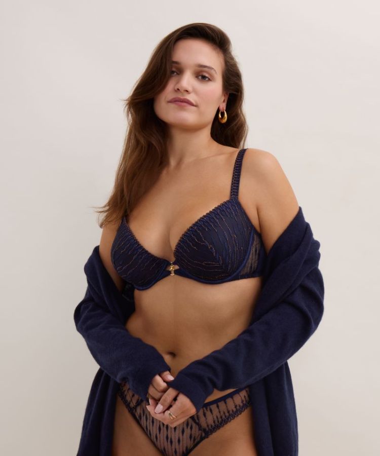 VOODOO KISS BLUE